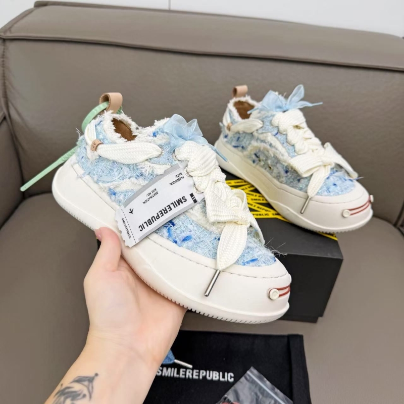 Smilerepublic Canvas Shoes